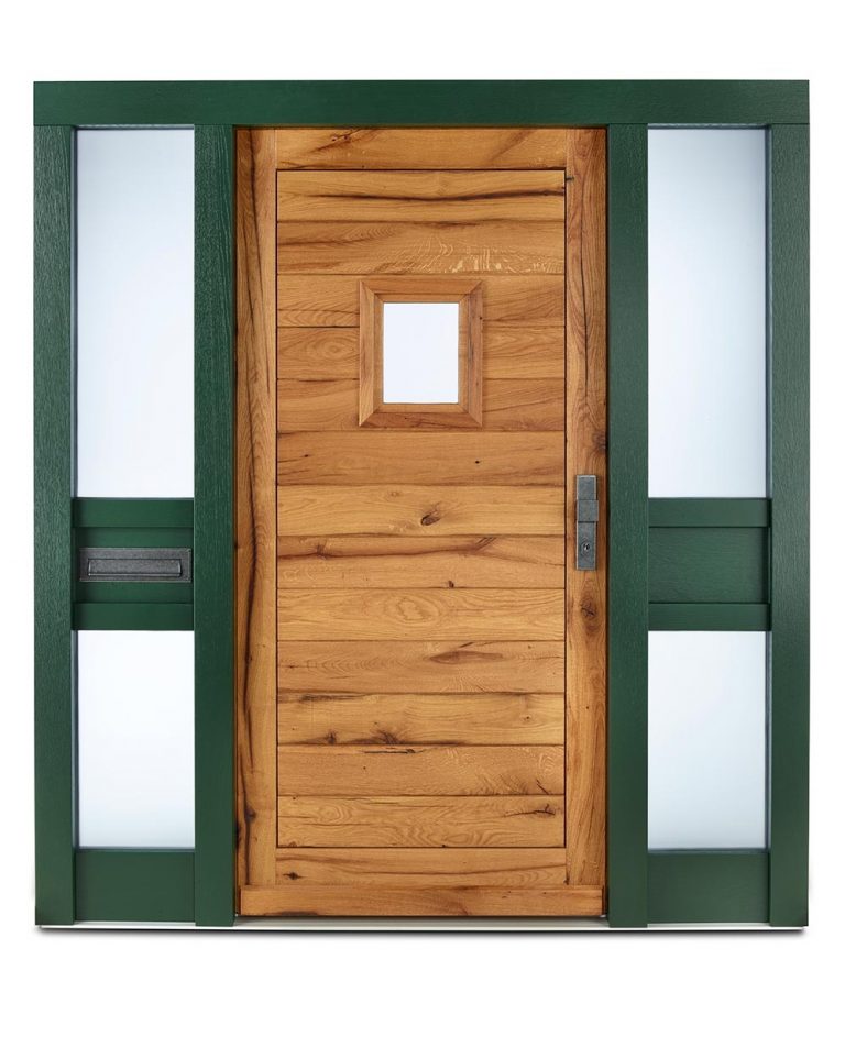 Altholztür mit grünem Rahmen – Löhr